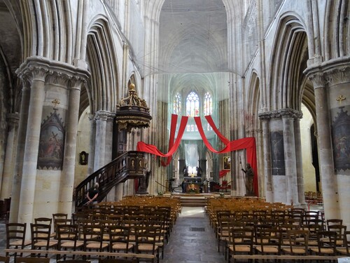 Autour du pert et de la cathédrale de Dieppe en Normandie (photos)