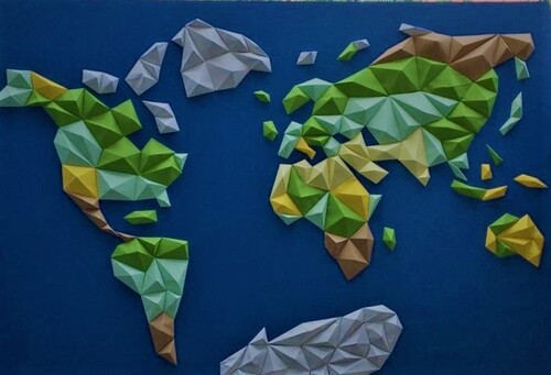 Mappemonde papercraft faite par des élèves de 5e du collège !       #activité manuelle et Géo