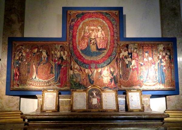 Les vitraux et le Trésor de la cathédrale Saint-Etienne de Sens...