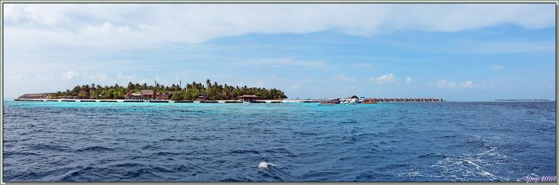 Vues panoramiques de Moofushi à partir de bateau - Atoll d'Ari - Maldives