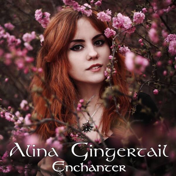 Alina Gingertail, chanteuse