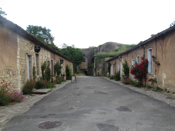 LA CITADELLE DE BLAYE . GIRONDE . 33390 . Première partie .