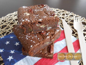 Brownies au chocolat, courgette et noix de pécan