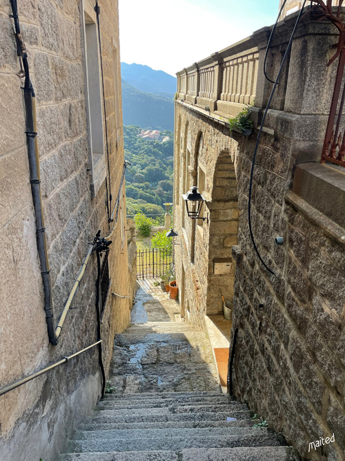 Dans les ruelles de Sartene