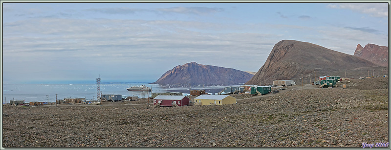 Vues sur Grise Fiord (ᐊᐅᔪᐃᑦᑐᖅ ou Aujuittuq, le Village qui ne dégèle jamais) - Ellesmere Island - Nunavut - Canada