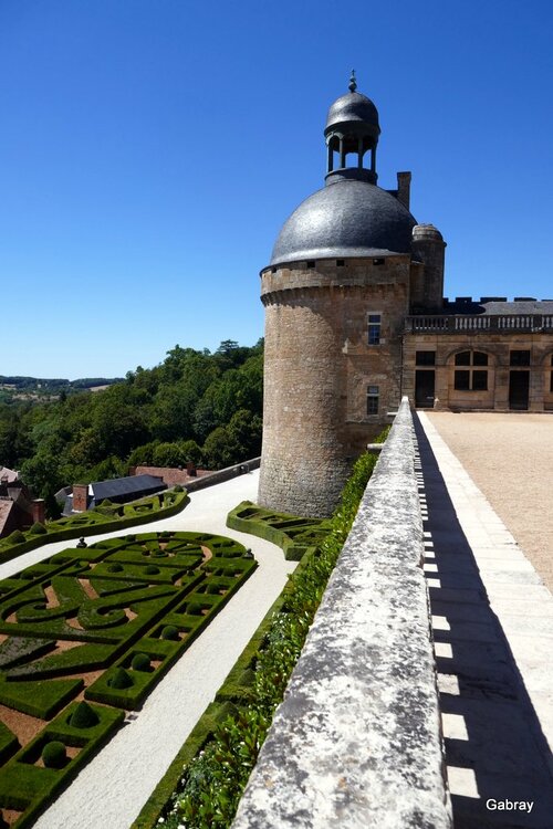 Le château de Hautefort : les jardins (n 2)