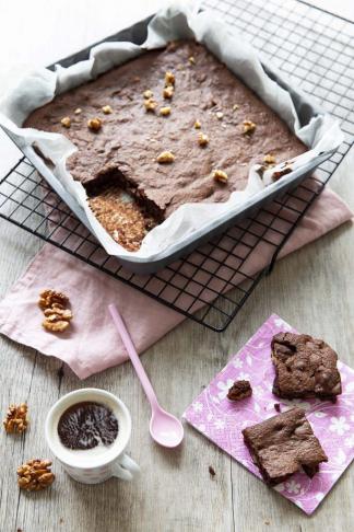Photo de la recette : Gâteau au chocolat facile moelleux aux noix – sans beurre sans farine