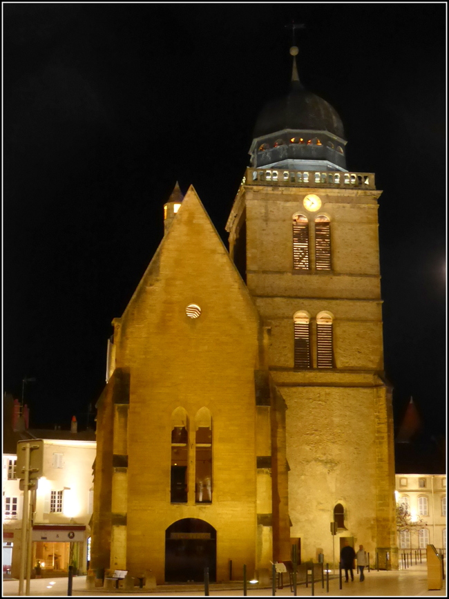 Petite balade nocturne à Paray-le-Monial...(Saône et Loire )