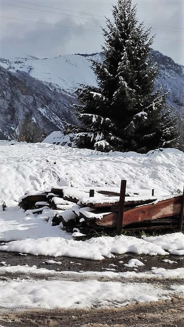 Neige en vallée d'Ossau...