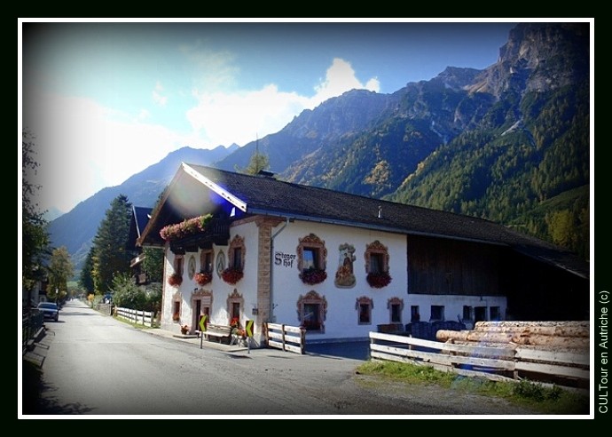 Ferme-dans-la-vallee-de-Gschnitztal-Tyrol.JPG