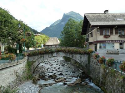 LES HAUTS FORTS 2466 M