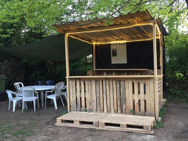 L’image contient peut-être : maison et plein air