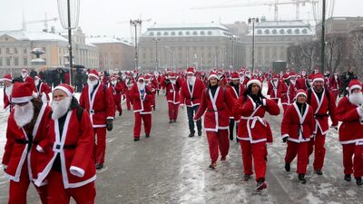 season runners running santa claus