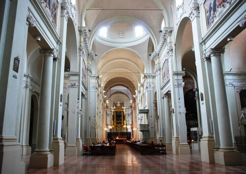 Basilique San Domenico et Santa Maria dei Servi à Bologne (Italie)