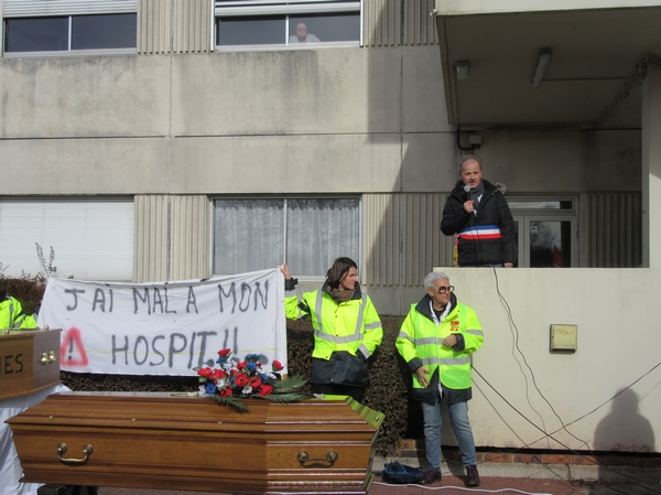 Les Châtillonnais sont venus très nombreux à la Manifestation de soutien des services de notre hôpital !...