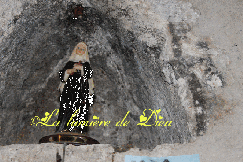 Moustiers Sainte Marie : L'église Notre-Dame de l'Assomption