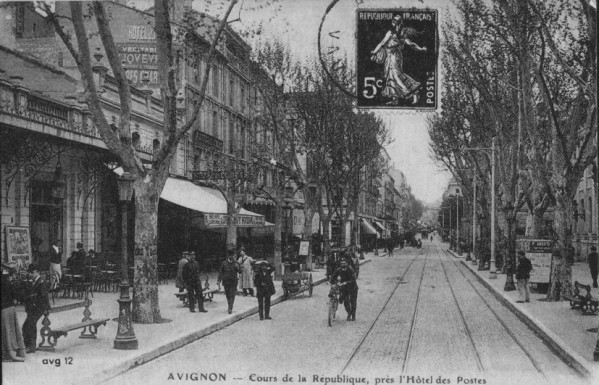 Avignon Cours de la Republique