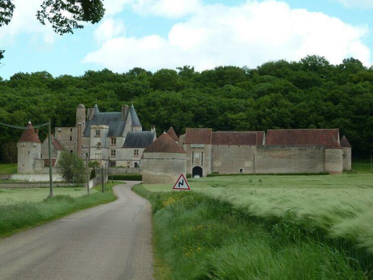 Chateau à Lucy sur Yonne