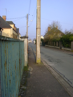 T'as le trottoir chic ? J'ai le poteau choc.