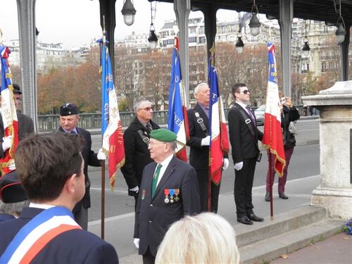 * cérémonies de ce jour au pont Bir Hackeim et la statut du Général au bas des Champs Elysées.