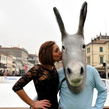 Résultat d’images pour carnaval de venise vol de l'ane