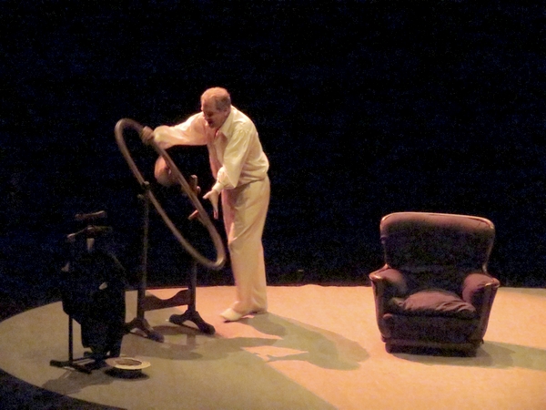 "Le Horla" de Guy de Maupassant, présenté par le théâtre de l'Accalmie, a subjugué les spectateurs au TGB