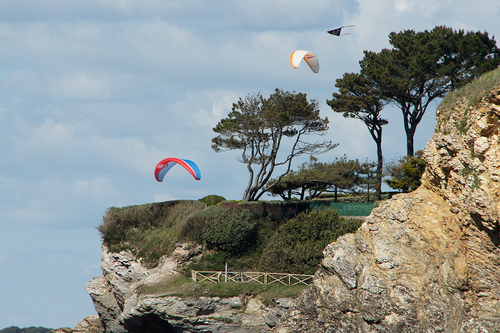 Parapente sur le site de Gohaud à St Michel Chef Chef 