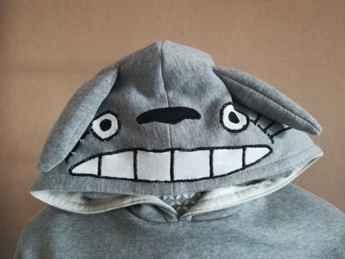 Un sweat à capuche "Totoro"