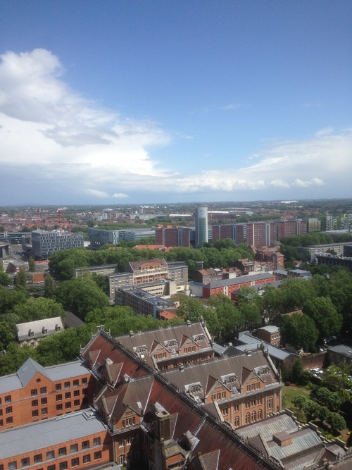 Beffroi du Siège de Région, depuis le beffroi de l'Hôtel de Ville