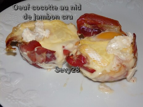 Oeuf cocotte au nid de jambon cru