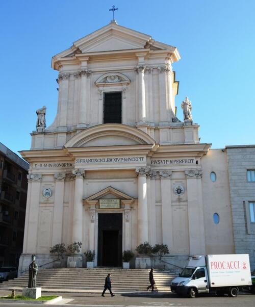 La Cathédrale Saint-François d'Assise à Civitavecchia