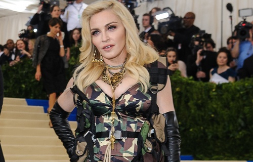 Madonna lance une collecte de fonds pour sa fondation au Malawi