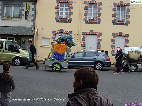 fete-des-fleurs--19-06-2011-LA--GACILLY-045.jpg