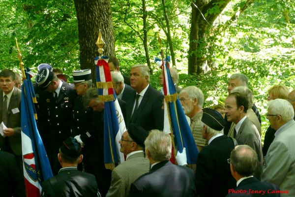 La cérémonie 2014 au monument d'Essarois