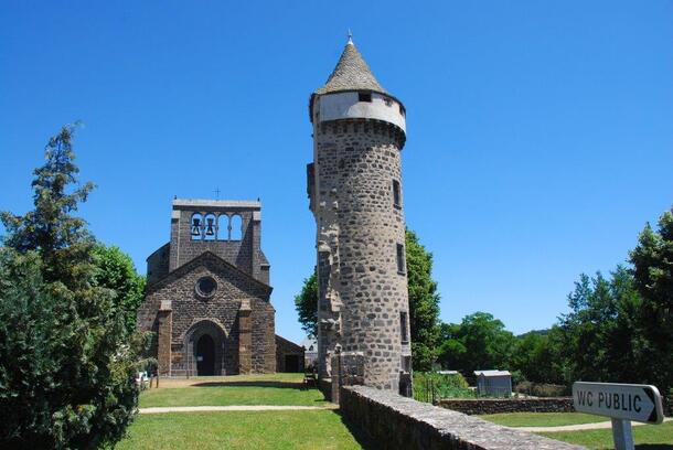 La tour et l'église de Roffiac