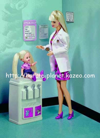 Barbie docteur aime les enfants