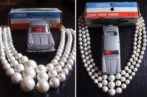 Collier sixties en perles de culture fantaisie réalisé par sylvie Le Brigant - Miniature Mercury 1/43ème Coupé Lancia Flavia Pininfarina 