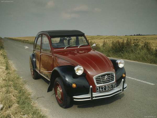 Photos  +  Cartes  Postales  2 cv