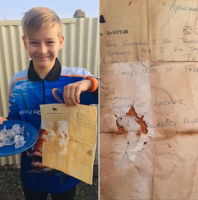 Résultat de recherche d'images pour "Il jette une bouteille à la mer : 50 ans après, elle est retrouvée en Australie"