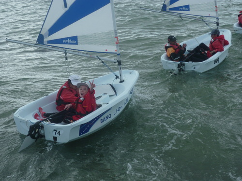 Les Cm1/Cm2 et les Cm2 sont à la voile