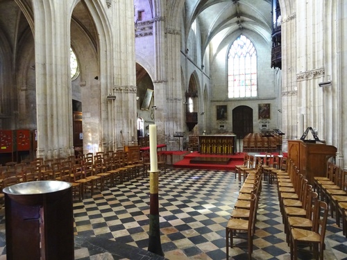 L'église Notre-Dame des Marais de La Ferté-Bernard dans la Sarthe (photos)