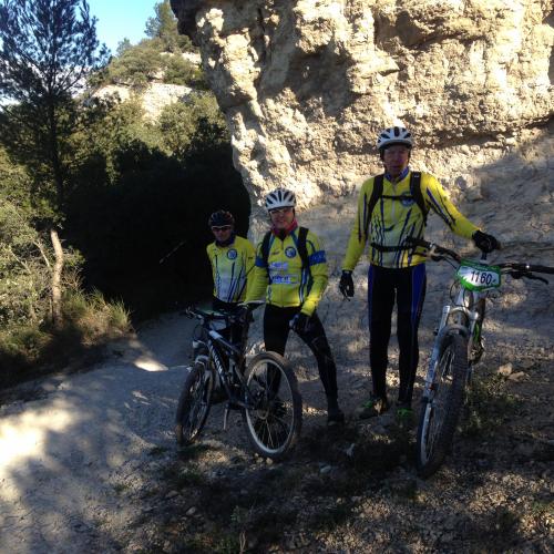 VTT : le mur de la peste à Lagnes