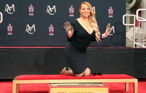 Mariah Carey laisse ses empreintes à Hollywood