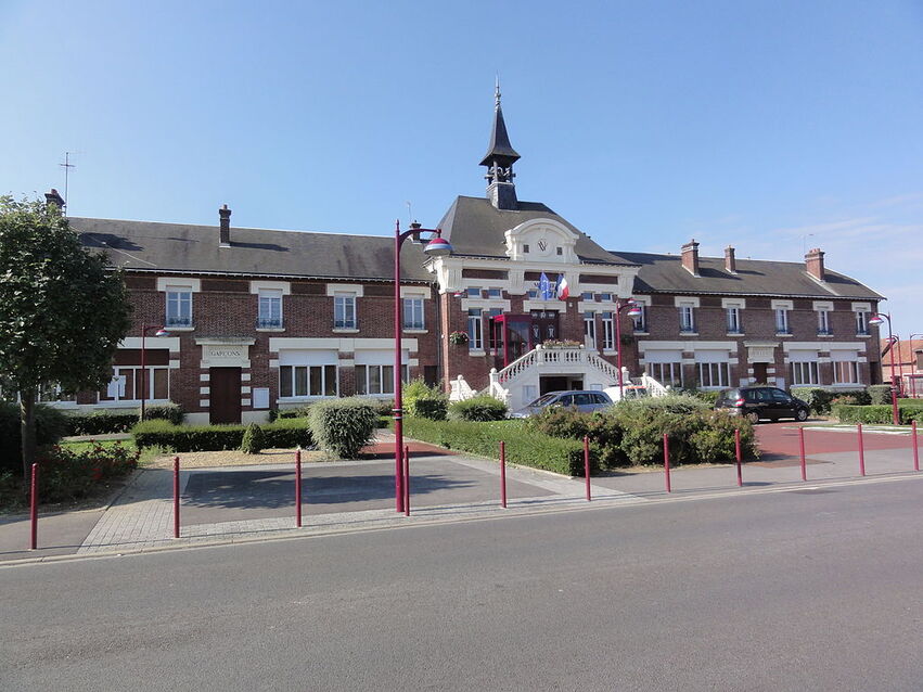 La mairie de Viry-Noureuil et l'école de Viry