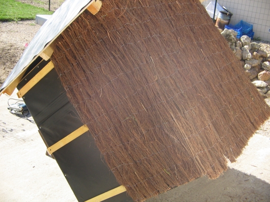 Construction d'une maisonnette à ossature bois et brande de bruyères - Bien  bricoler à la maison