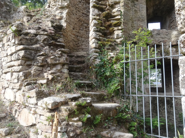 L'intérieur du chateau de Ranrouet(suite)