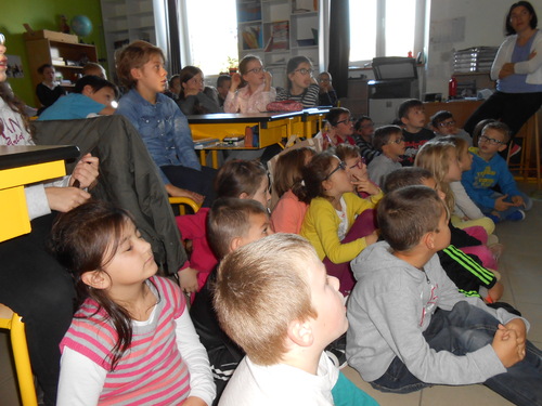 Visite du Père Xavier à l'école du haut