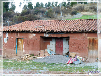 Sur la route Cuzco / Pisac : Huayllarcocha - Pérou