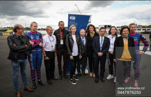 La princesse  charlène arrive sur la piste pour la céeémonie officielle et photos pour la campagne de la sécurité routière