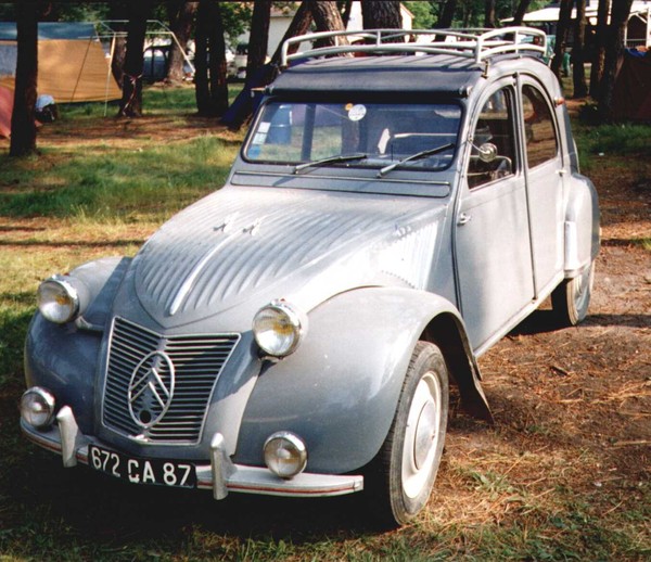 Photos  +  Cartes  Postales  2 cv